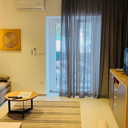 Stone House With Cute Terrase * سبليت